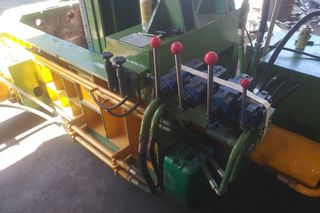 ΠΡΕΣΣΑ  ΓΙΑ ΠΑΛΙΟΣΙΔΕΡΑ  ΚΑΙ ΜΕΤΑΛΛΑ///SCRAP METAL BALLER MACHINE-thumb-7