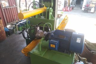 ΠΡΕΣΣΑ  ΓΙΑ ΠΑΛΙΟΣΙΔΕΡΑ  ΚΑΙ ΜΕΤΑΛΛΑ///SCRAP METAL BALLER MACHINE-thumb-11