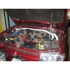 Ultra Racing - Μπάρα θόλων   Front Upper Strut Bar for Mitsubishi Pajero IO 98+ | Ultra Racing
