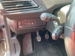 Peugeot 308 2018 1.5 BlueHDi 130 Tech Edition-thumb-10