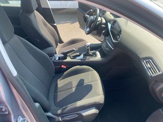 Peugeot 308 2018 1.5 BlueHDi 130 Tech Edition-thumb-12