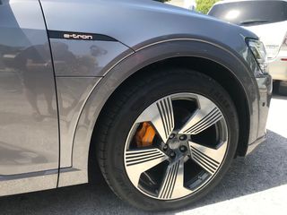 Audi e-tron 2020-thumb-2