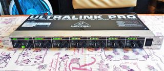 Behringer Ultra Link Pro MX 882