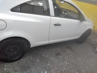 Opel Corsa 2010-thumb-2