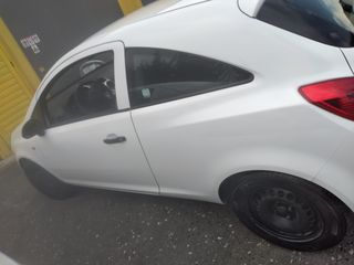 Opel Corsa 2010-thumb-5