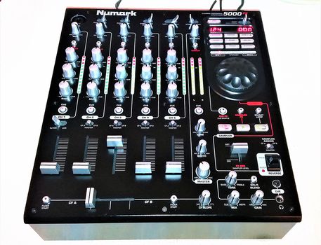 Επαγγελματικός Μίκτης 5κάναλος DJ Mixer Numark 5000FX