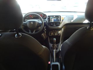 Peugeot 208 2014 1.2 PureTech 82 Allure-thumb-9