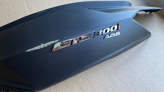SYM GTS 250-300 ΚΑΛΥΜΜΑ ΣΕΛΛΑΣ ΑΡΙΣΤΕΡΟ-thumb-4