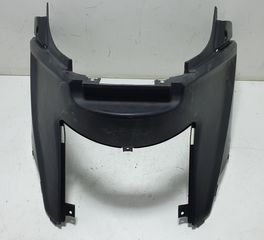 KYMCO AGILITY 50/125/150/200 Μεσαίο καπάκι ουράς 