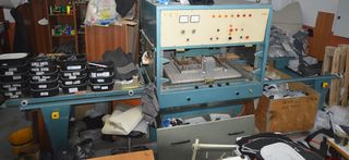 ΠΡΕΣΣΑ ΓΙΑ ΘΕΡΜΙΚΗ ΔΙΑΜΟΡΦΩΣΗ ΠΛΑΣΤΙΚΩΝ KAI ΑΝΑΓΛΥΦΟΤΥΠΙΑ ΚΑΤΑΛΛΗΛΗ ΓΙΑ ΠΡΕΣΑΡΙΣΜΑ ΤΑΠΕΤΣΑΡΙΩΝ ΚΑΙ ΘΕΡΜΟΣΥΓΚΟΛΗΣΗΣ ΠΛΑΣΤΙΚΩΝ ΥΨΗΣΥΧΝΗΣ ΤΕΧΝΟΛΟΓΙΑΣ-thumb-3