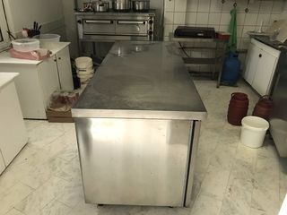 Πάγκος ψυγείο με Τρεις πόρτες-thumb-2