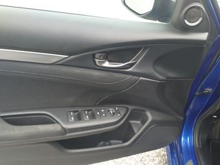 Honda Civic 2017-thumb-17