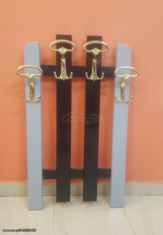 Ξύλινη επιτοίχια κρεμάστρα