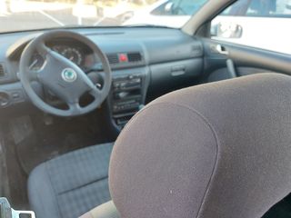 Skoda Octavia 2008 1,6-thumb-11