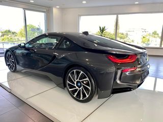 Bmw i8 2016-thumb-2