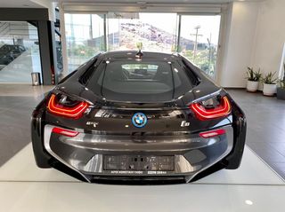 Bmw i8 2016-thumb-3