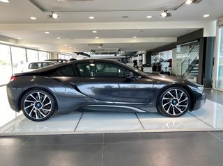 Bmw i8 2016-thumb-5