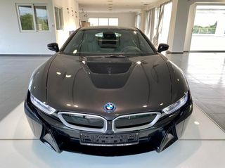 Bmw i8 2016-thumb-6
