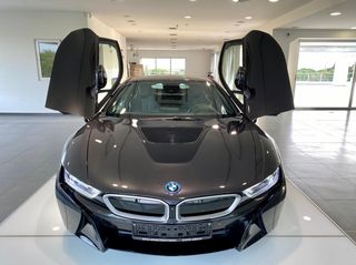 Bmw i8 2016-thumb-11
