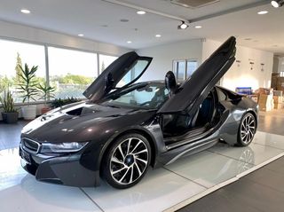 Bmw i8 2016-thumb-15