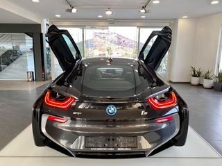 Bmw i8 2016-thumb-17