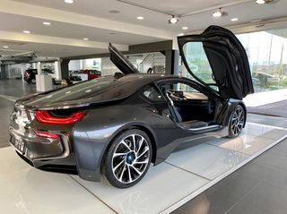 Bmw i8 2016-thumb-18
