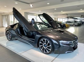 Bmw i8 2016-thumb-19
