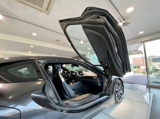 Bmw i8 2016-thumb-21