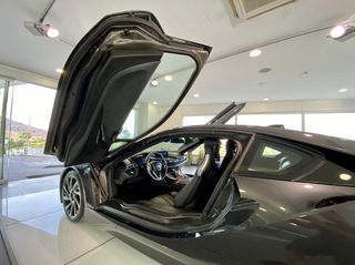 Bmw i8 2016-thumb-22