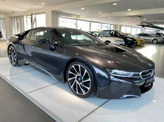 Bmw i8 2016-thumb-25