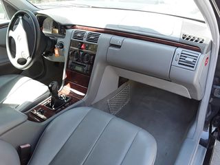 Νεκροφόρα Mercedes-Benz 1999 E200 KOMPRESSOR-thumb-25