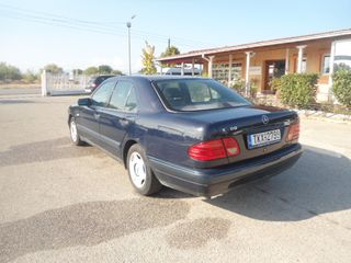 Mercedes-Benz E 200 1997-thumb-2