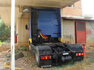 Volvo 2000-thumb-2