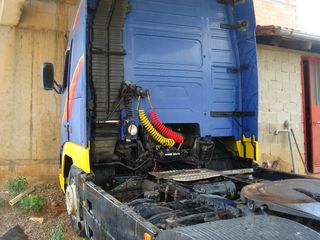 Volvo 2000-thumb-3