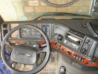 Volvo 2000-thumb-6