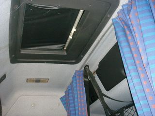 Volvo 2000-thumb-8