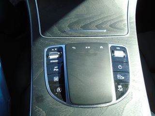 Mercedes-Benz GLC 200 2019 EQ 4 MATIC AMG LINE HYBRID-thumb-15