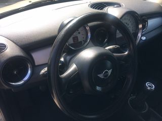 Mini Cooper 2011-thumb-5