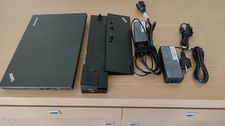 Laptop Lenovo T450s ThinkPad με docking station, 2 φορτιστες καινουρια μεγαλη μπαταρια & τσαντα μεταφορας