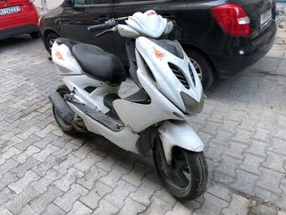 Yamaha aerox 50cc για ανταλλακτικα!!!