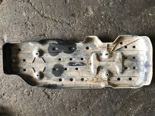 Πόδια πλαστική     Toyota Hilux Tornado 197 HP 2007-2012