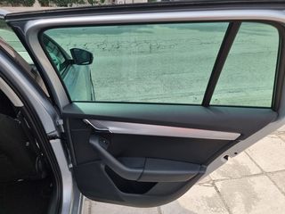 Skoda Octavia 2014 1.6 TDI DSG NAVI Book Service-thumb-36