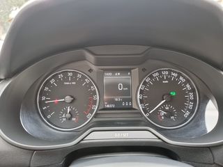 Skoda Octavia 2014 1.6 TDI DSG NAVI Book Service-thumb-87
