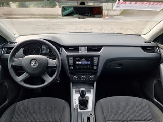 Skoda Octavia 2014 1.6 TDI DSG NAVI Book Service-thumb-40