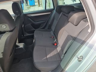 Skoda Octavia 2014 1.6 TDI DSG NAVI Book Service-thumb-58