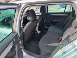 Skoda Octavia 2014 1.6 TDI DSG NAVI Book Service-thumb-55