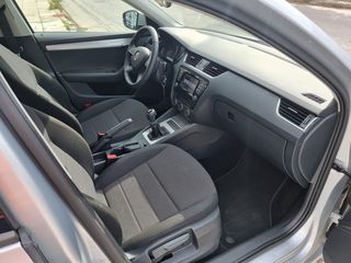 Skoda Octavia 2014 1.6 TDI DSG NAVI Book Service-thumb-51