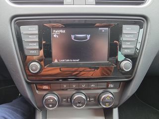 Skoda Octavia 2014 1.6 TDI DSG NAVI Book Service-thumb-67