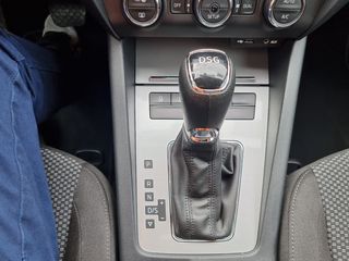 Skoda Octavia 2014 1.6 TDI DSG NAVI Book Service-thumb-81
