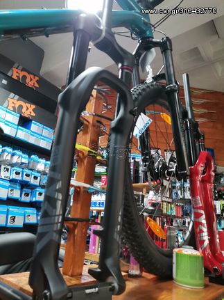 rock shox lyric 29 debon air 160mm  